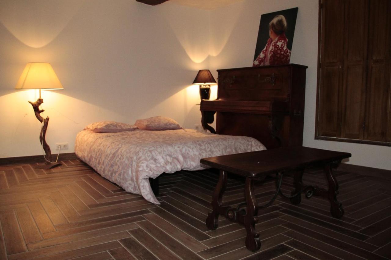 Hostel Du Lapin Blanc Σαιν-Μπριέκ Εξωτερικό φωτογραφία